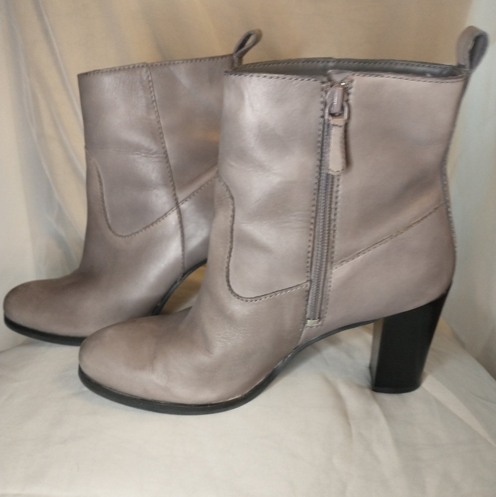 Cole Haan gray leather boots with heel, zips up side womens size 8
